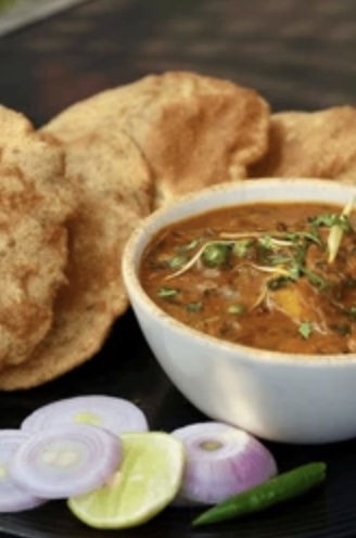 Aloo Sabzi with Poori